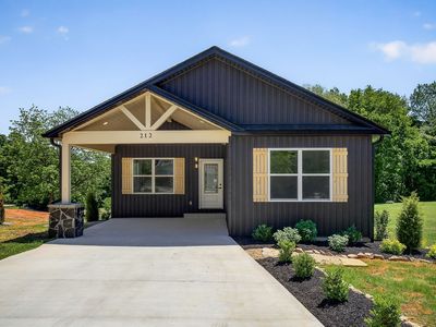 212 Twin Oaks Rd
