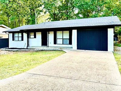 100 Wisteria Pl