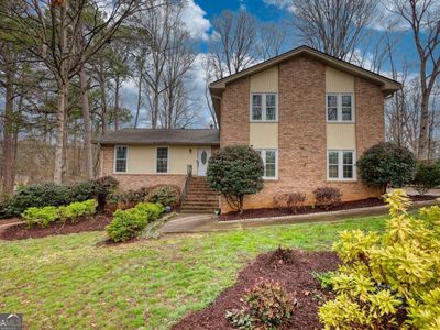 Property at 832 Sweet Briar Ln SE, Conyers, GA