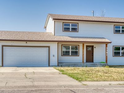 3301 Crestline Cir