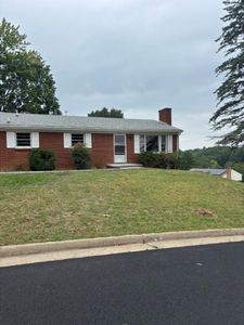 316 Monument Dr