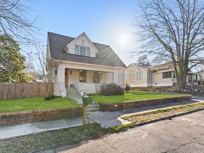 739 N 8th Ave