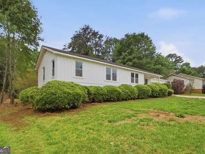 6867 Laurelwood Dr