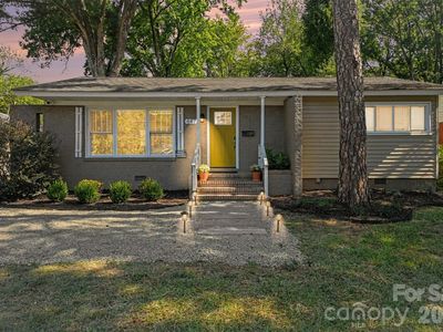 447 E Woodlawn Rd