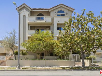 1409 Armacost Ave #Penthouse 2