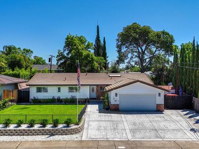 4404 Rollingrock Way