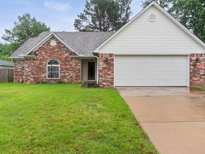 300 Jennifer Ln
