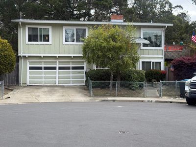 1352 Redwood Way