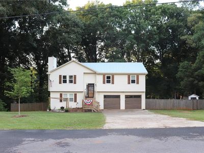 Property at 1508 Country Ct, Auburn, GA