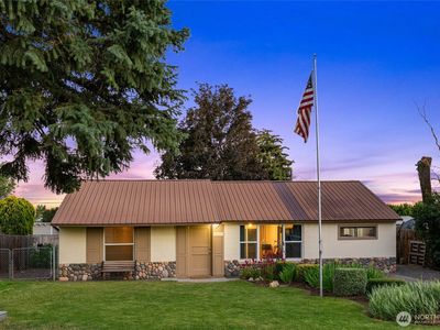 Property at 810 E Hobert Avenue, Ellensburg, WA