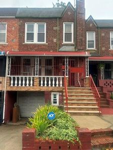 351 E 56th St