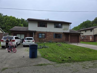 1033 NE Village Ln #NE