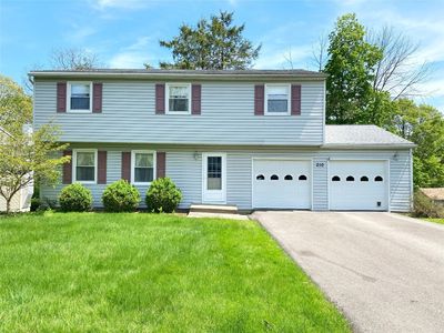 210 Gladys St