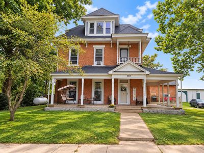 323 N Main St