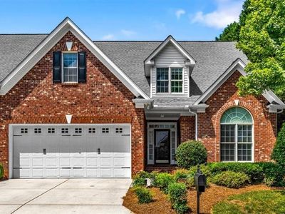 7 Hines Park Ln
