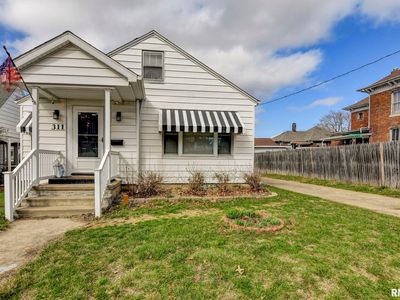 311 W Adams St