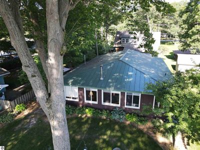 2184 N Huron Rd