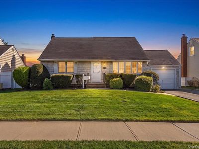 Property at 38 Croyden Lane, Hicksville, NY