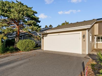 417 Whispering River Ln