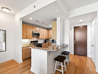 140 W Franklin St Unit 700