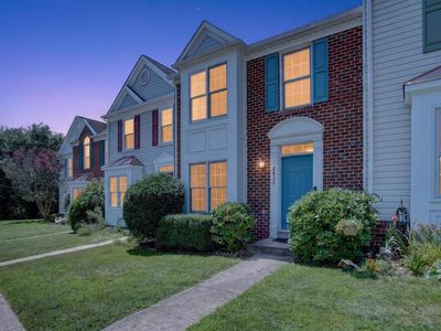 6632 Commodore Ct