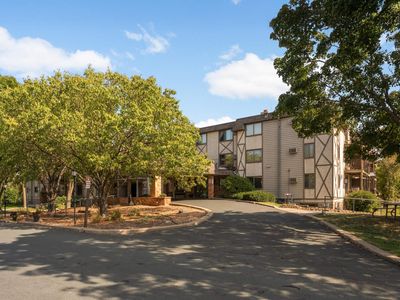 1304 W Medicine Lake Dr APT 202