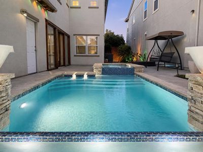 668 W Gravino Dr
