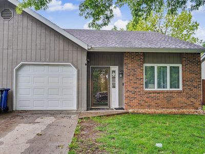 1713 E 21st Ter