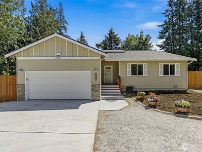 1025 Loganberry Ln