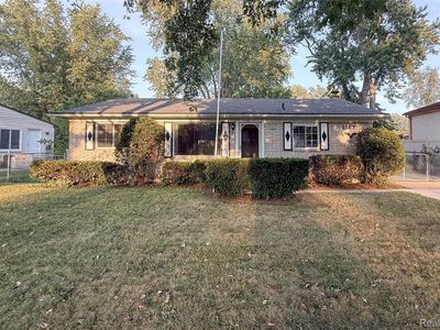 15633 Harriet St