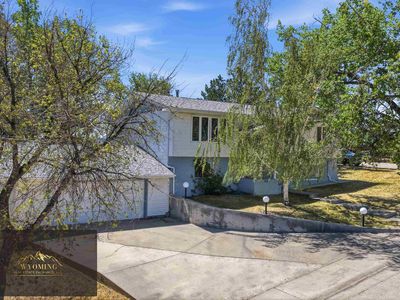 Property at 615 W Fir St, Glenrock, WY