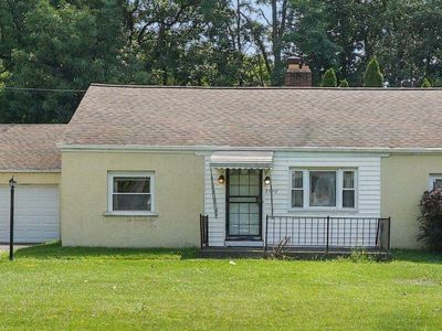 2716 Fairwood Ave