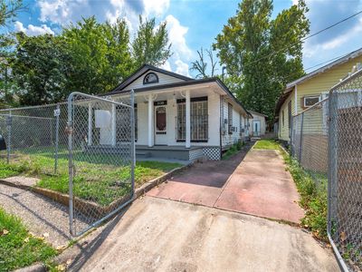 7120 Avenue Q