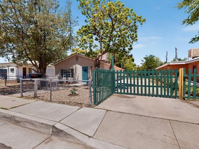 915 Pacific Ave SW
