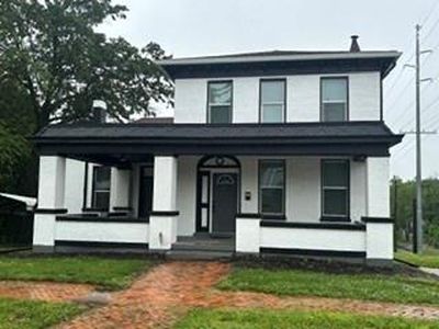 222 W Market St