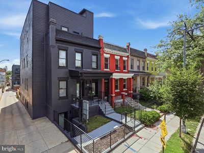 616 Kenyon St NW