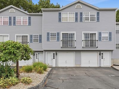 17 Waters Edge Dr #17
