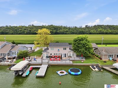 2419 W Shore Dr