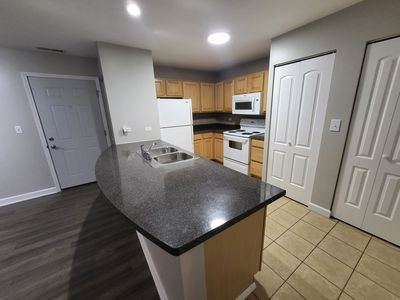 3447 S Ridgeland Ave #103