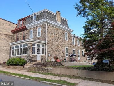 3504-08 Ainslie St