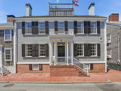 19 India St