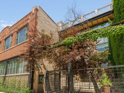 2943 N Lincoln Ave APT 204