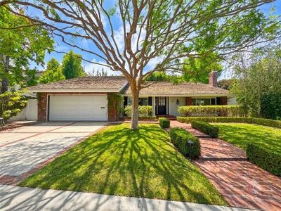 1844 Newport Hills Dr E
