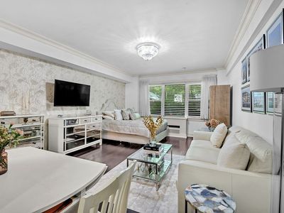 310 E 49th St APT 1E