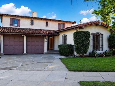 3434 Rowena Ave