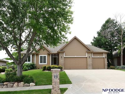 909 Killarney Dr