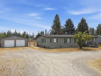 3210 E Denison Chattaroy Rd