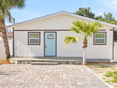 1313 E Sitka St