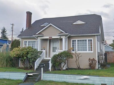 2517 Rainier Ave