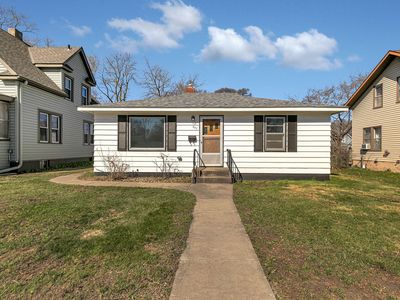 827 Washington Memorial Dr